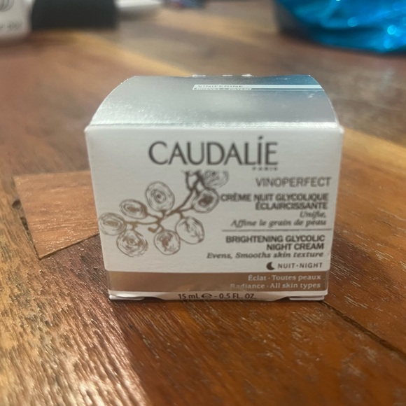 CAUDALIE | Vinoperfect Brightening glycolic night cream 15ml - Picture 2 of 4